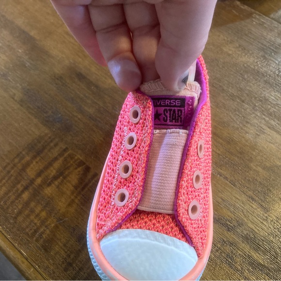 Toddler size 4 slip on converse - Picture 2 of 5